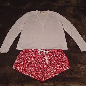 Light Lavender Long-Sleeve Top with Red Heart Print Shorts